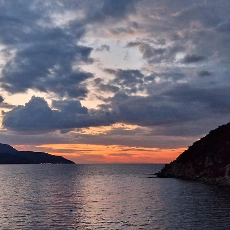 Apartamento La Terrazza Sul Forno - Goelba Portoferraio Exterior foto